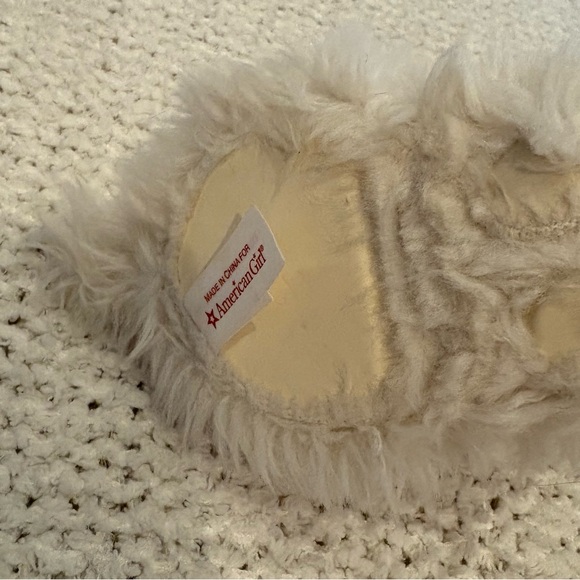 American Girl Coconut Dog and Dog Bed - Picture 4 of 9